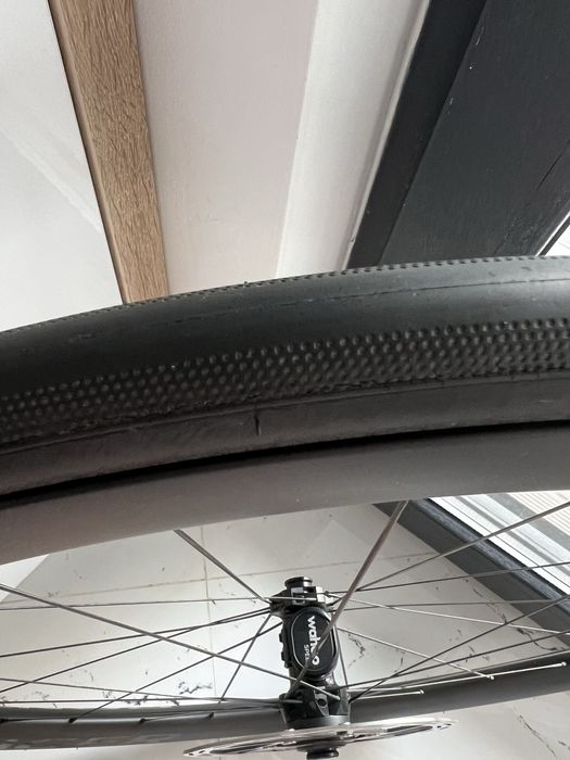 2 x 700C 25mm Bontrager R3 Hard-Cas Lite TLR Tire