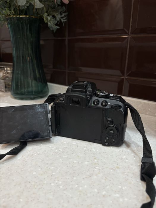 Nikon D5300 + объектив 18–55mm