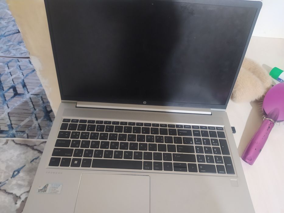 Noutbook HP srochnaga