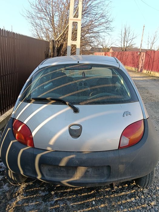 Vând mașina  în stare bună