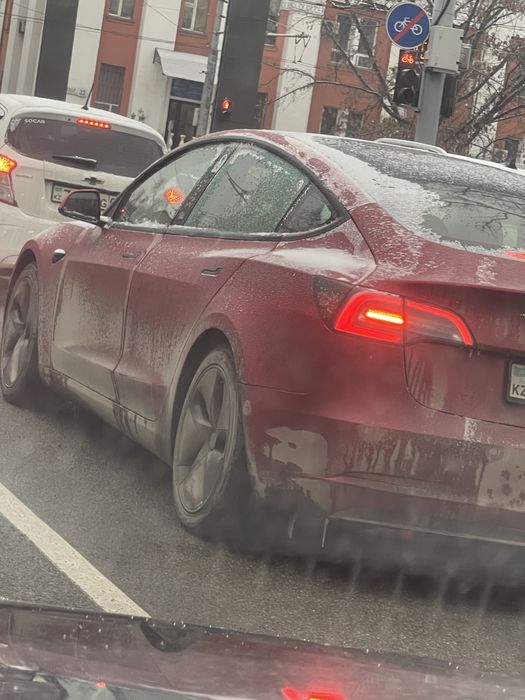 Крыло на теслу model Y