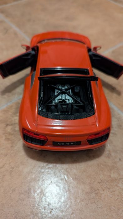 Macheta Audi R8 V10 1:24