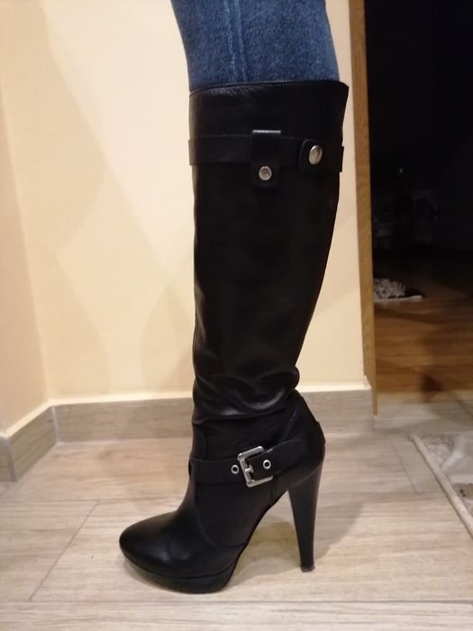 Vând cizme noi din piele