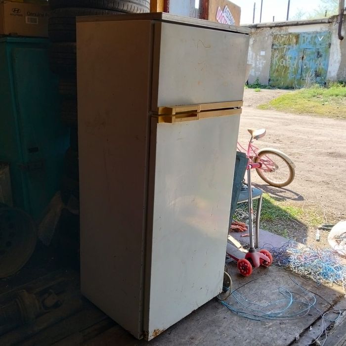 Холодильник рабочий