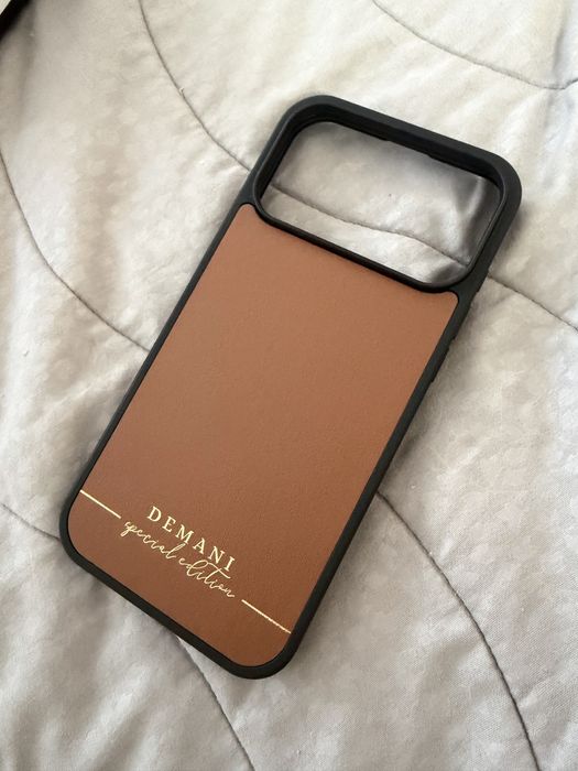 Кейс DEMANI и връзка Iphone 17 pro max