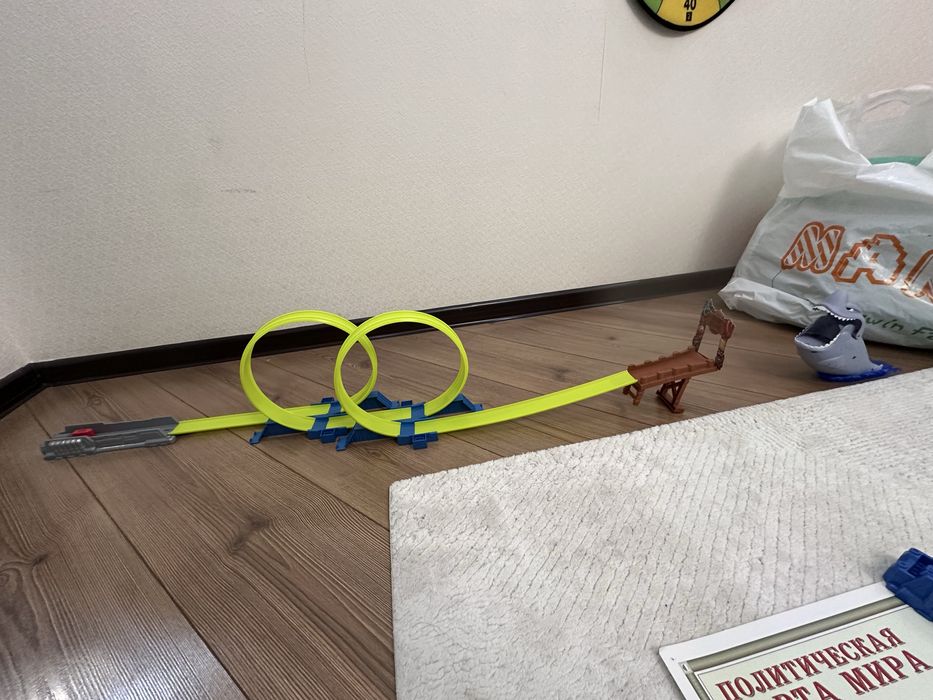 Автотрасса hot wheels