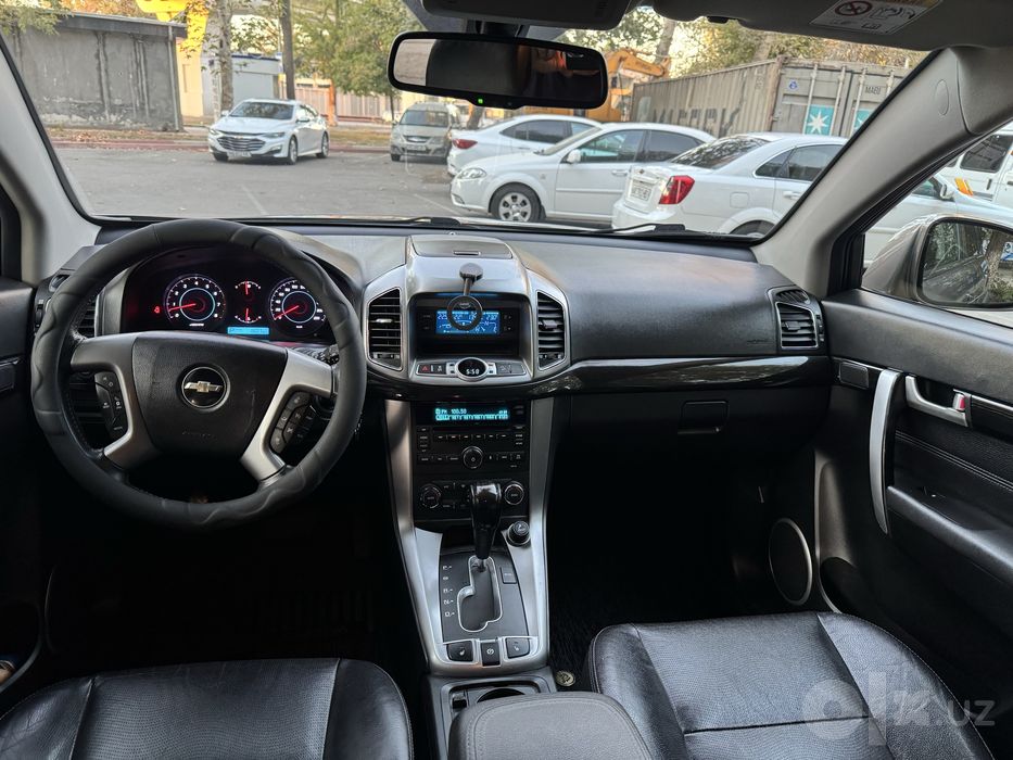 Chevrolet Captiva, 3 позиция 2013 года