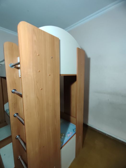Продаю двухъярусную кровать