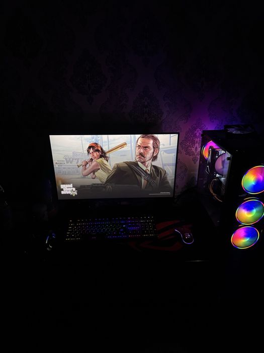 Kompyuter sotiladi srochna