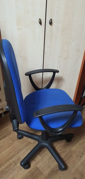 Продам офисный стул