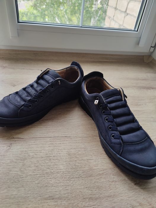 Продам м обувь на мальчика 35 размер