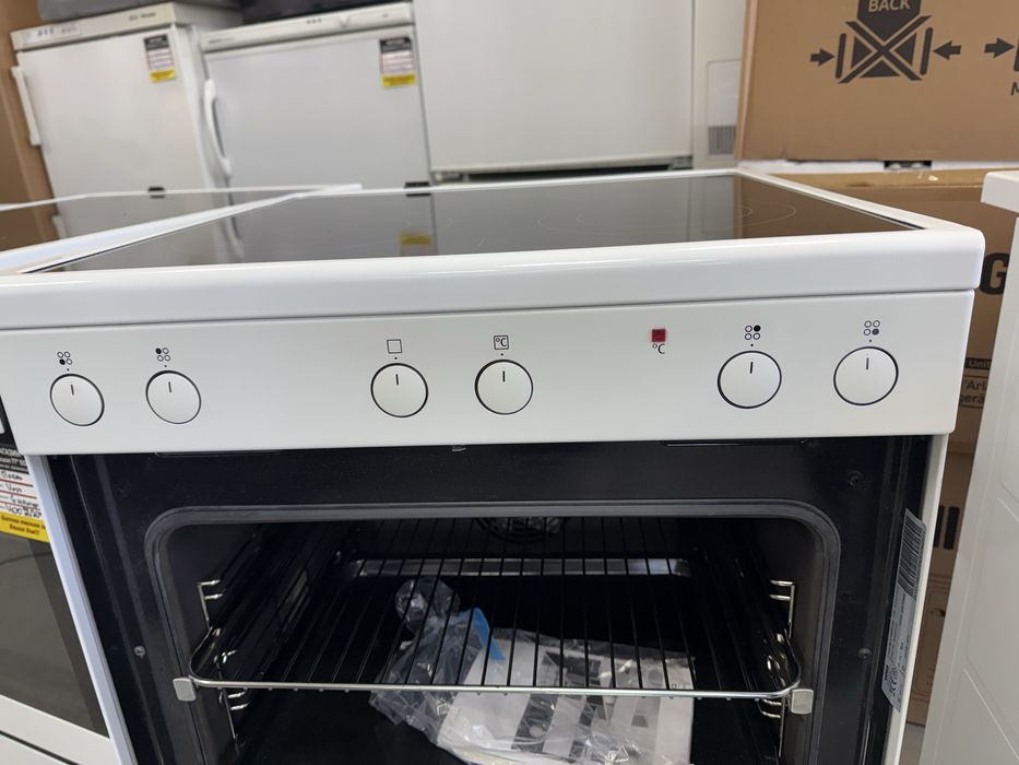 Готварска печка ELECTROLUX VOSS със керамичен плот