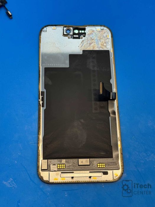 Оригинален дисплей за iPhone 15 PRO, със забележка!