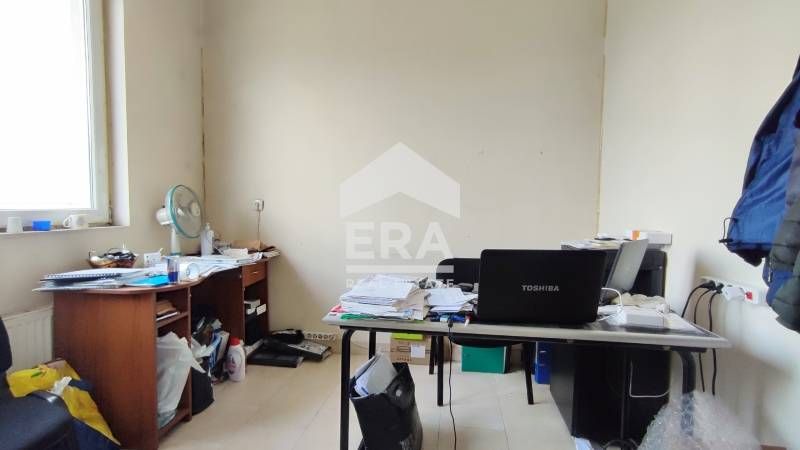 Сграда с разработен бизнес в гр. Банско