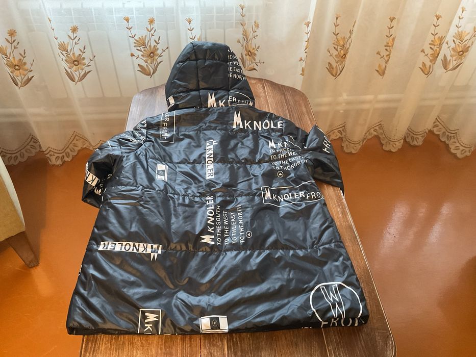 Продам куртку женскую