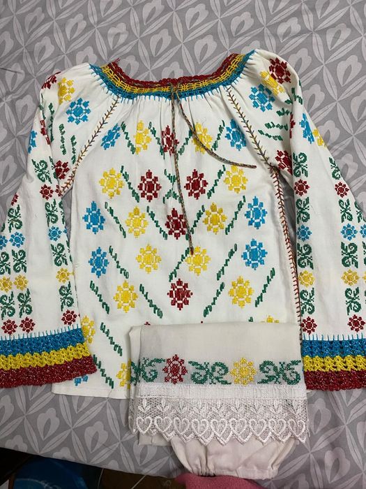 costum popular traditional