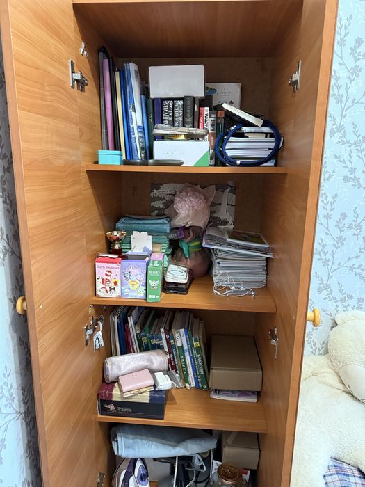 Продается Шкаф книжный