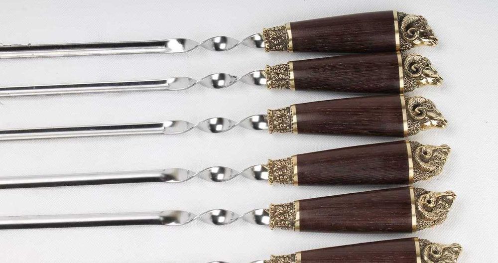 Достойный  подарок для мужчин - набор шампуров "Овен"