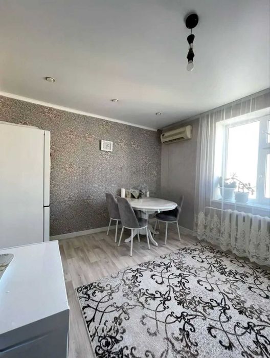 продается 2 ком квартира район Кунаева