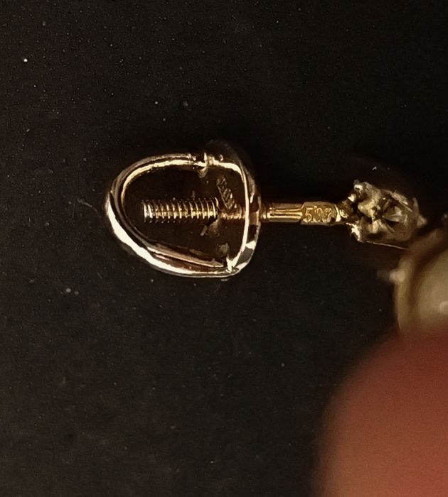 Золотые серьги с бриллиантами и жемчугом