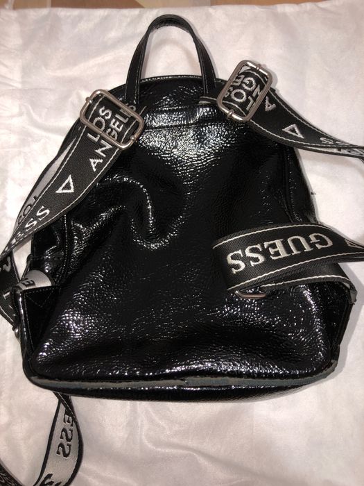 Дамска раница Guess