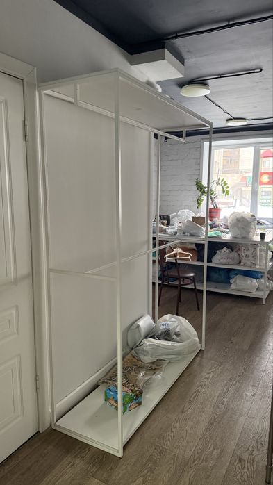 Продам металические белые стойки