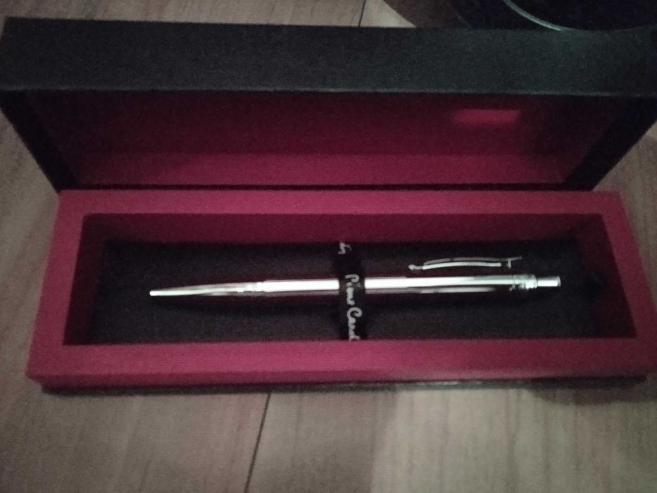 Чисто нов ,оригинален химикал на pierre cardin