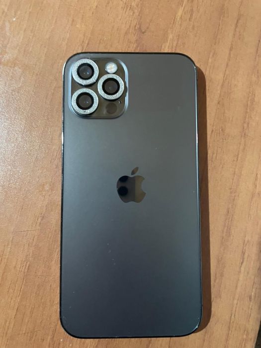 Продам айфон 12 про