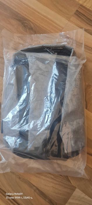 Раница сиво и черно