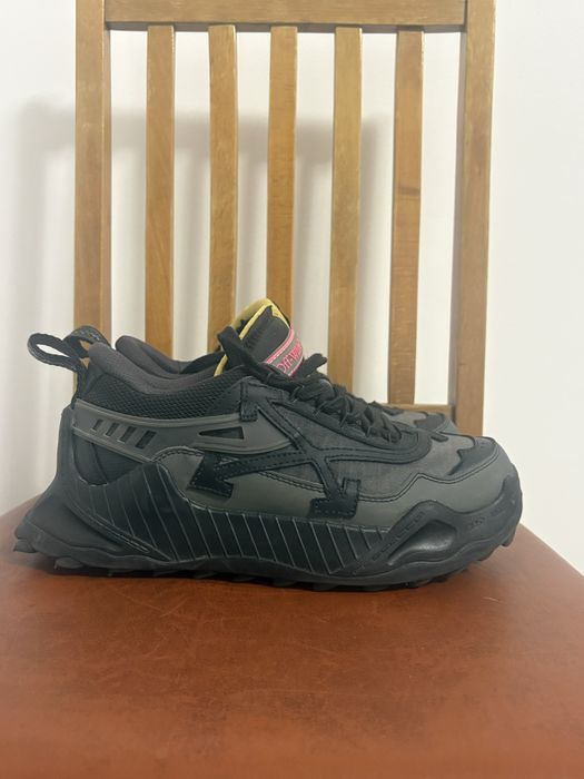 Adidasi Off-White Odsy 1000