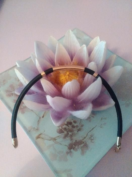 Силиконова гривна с елементи от 14К/585 Злато.