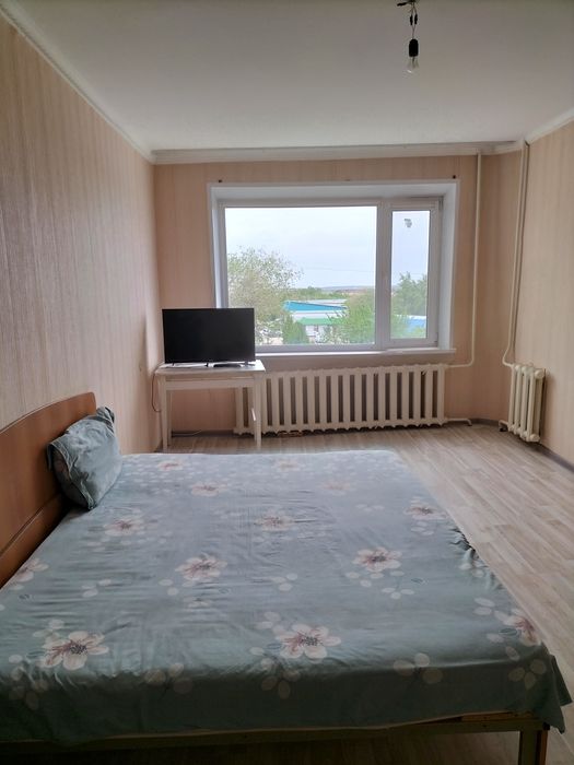 Продам 3-х  комнатную квартиру .