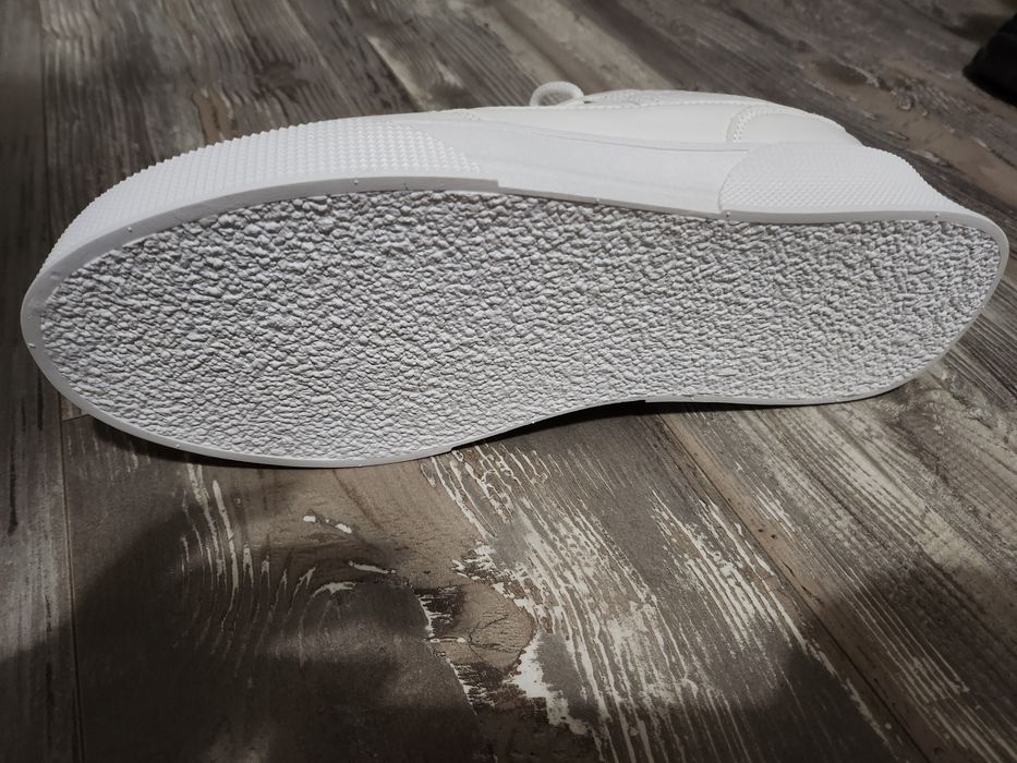 Обувки нови 42 размер