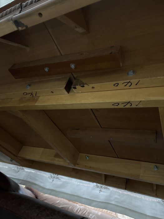 Стол гостиный в отличном состоянии