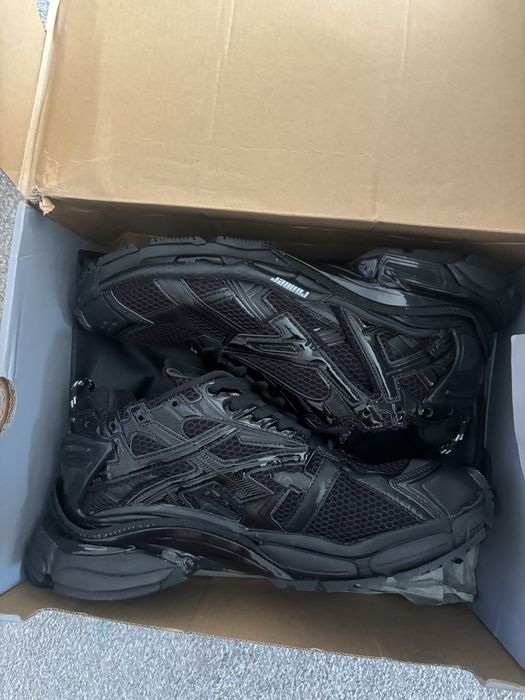 Balenciaga runner black