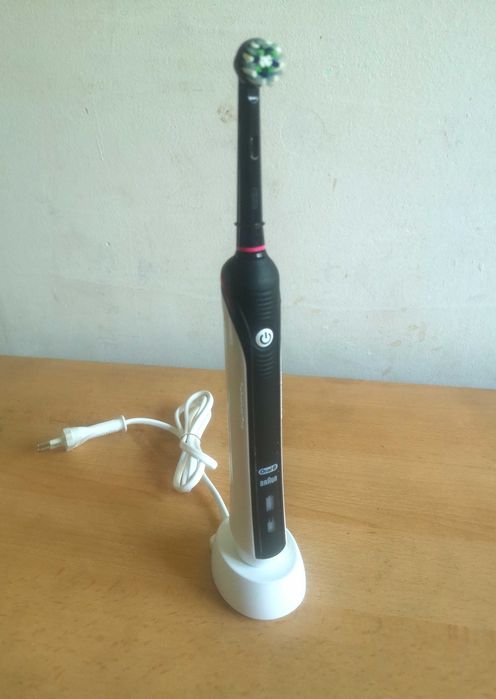 Periuța electrica Oral B