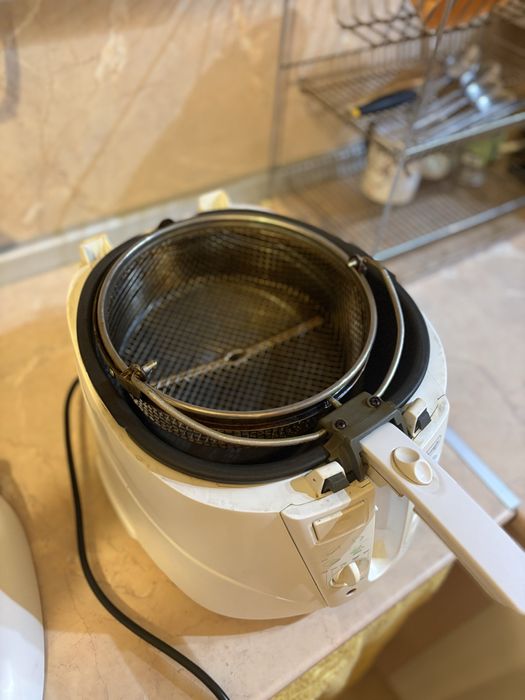 Фритюрник DeLonghi