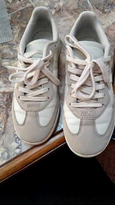 Adidași mărimea 35