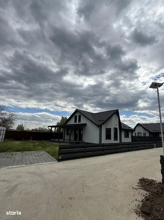 De inchiriat casa cu 2 dormitoare si bucatarie utilata, Letea Veche