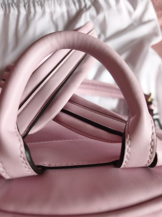 Розова дамска раница Love Moschino – като нова