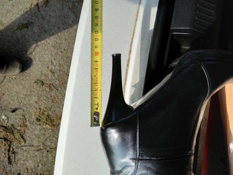 Vând cizme dama cu toc , mărimea 39