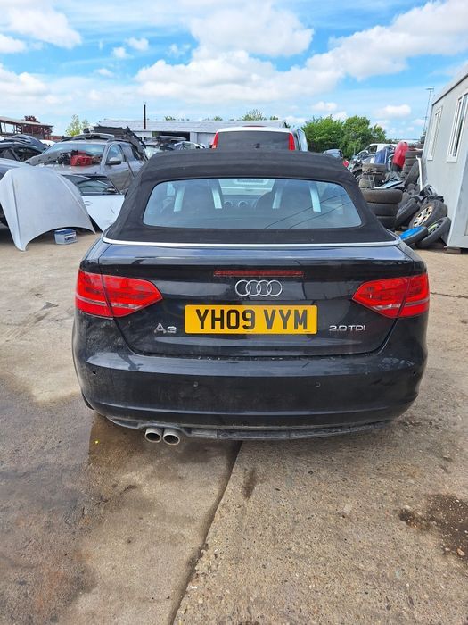 Dezmembram Audi A3 8p cabrio 2.0 tdi cod motor cbab cutie manuala 6+1 trepte