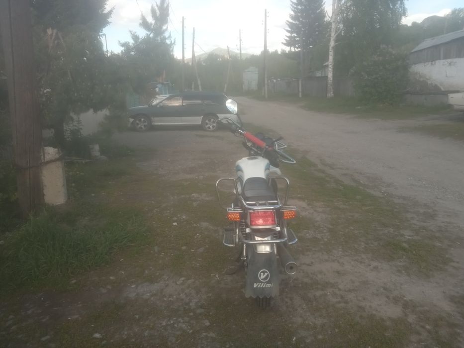 Продам мотоцикл 200кубеков