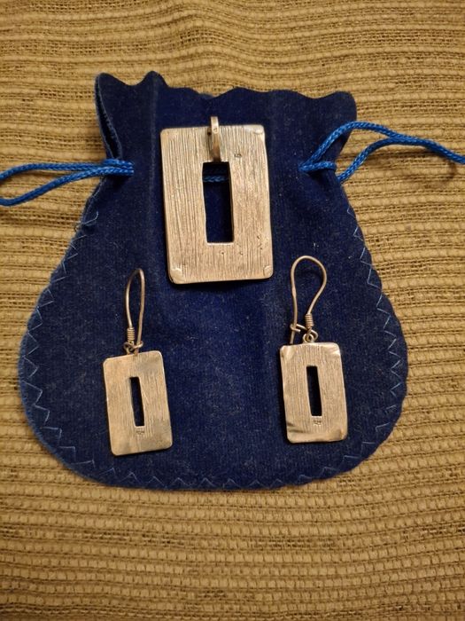 Комплект обеци и висулка