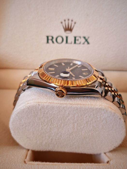 Луксозен Часовник