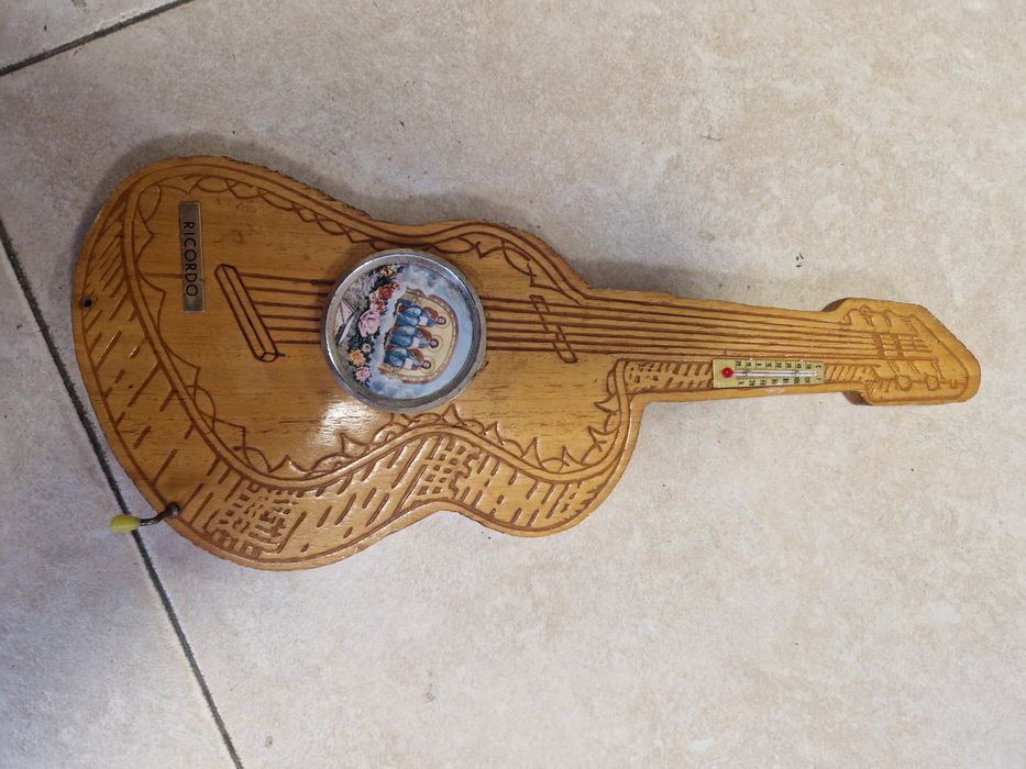 Разпродажба сувенири дърво