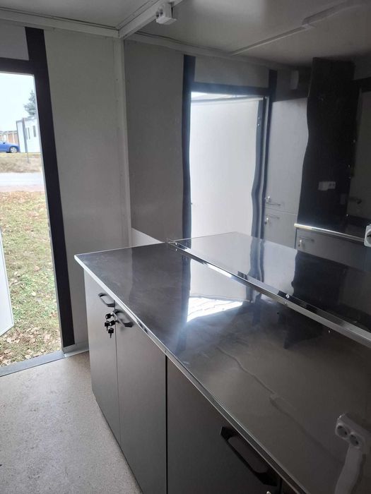 Rulota food noua, nefolosita, mobilata si inmatriculata!