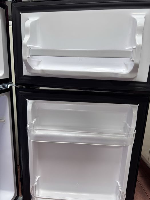 Продам мини холодилтник  Leadbros