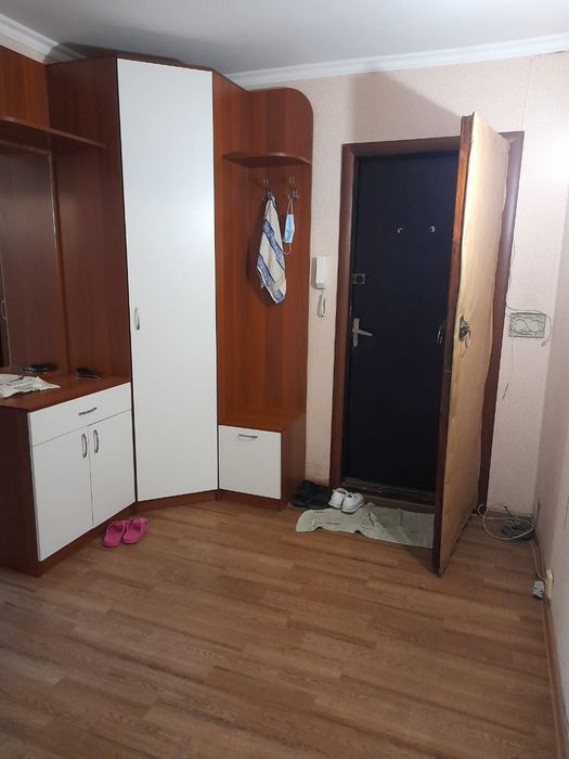 Продам 2хком квартиру район 17 школы.