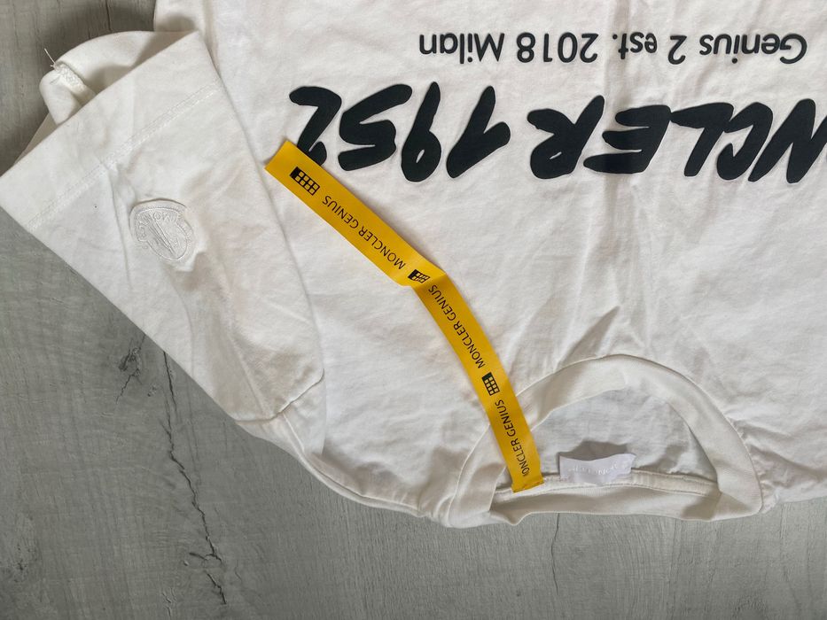 Къси дънкови панталони и тениска Moncler